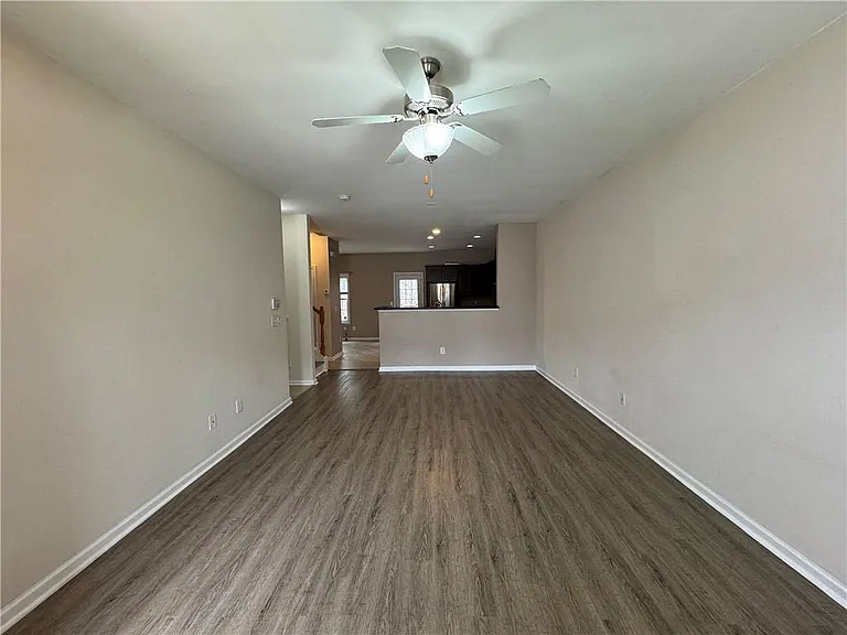 3058 Cedar Glade Ln — Photo 2