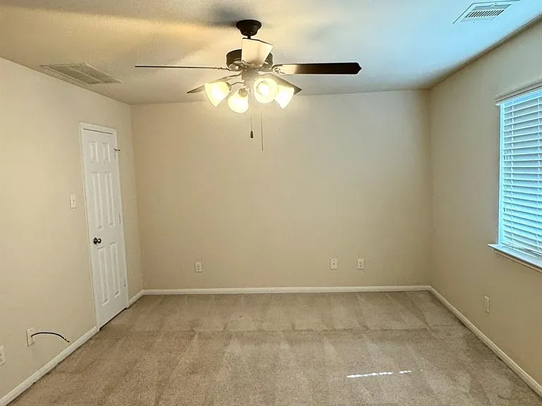 1747 Nichole Woods Dr — Photo 38