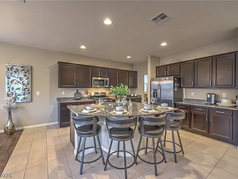 3213 Molinos Dr — Photo 4