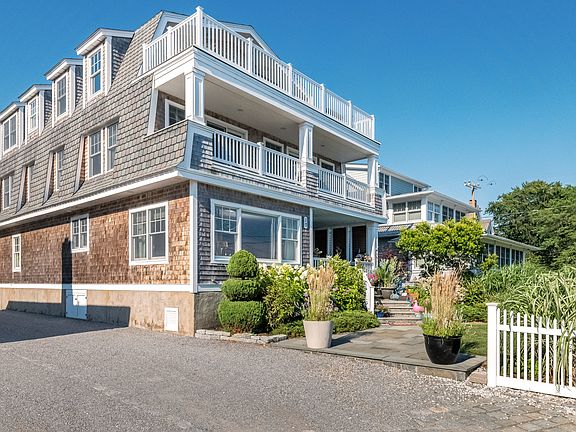 17 Middle Beach Road