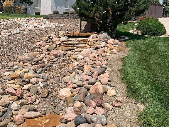 4th image of 1503 Grandview Dr E