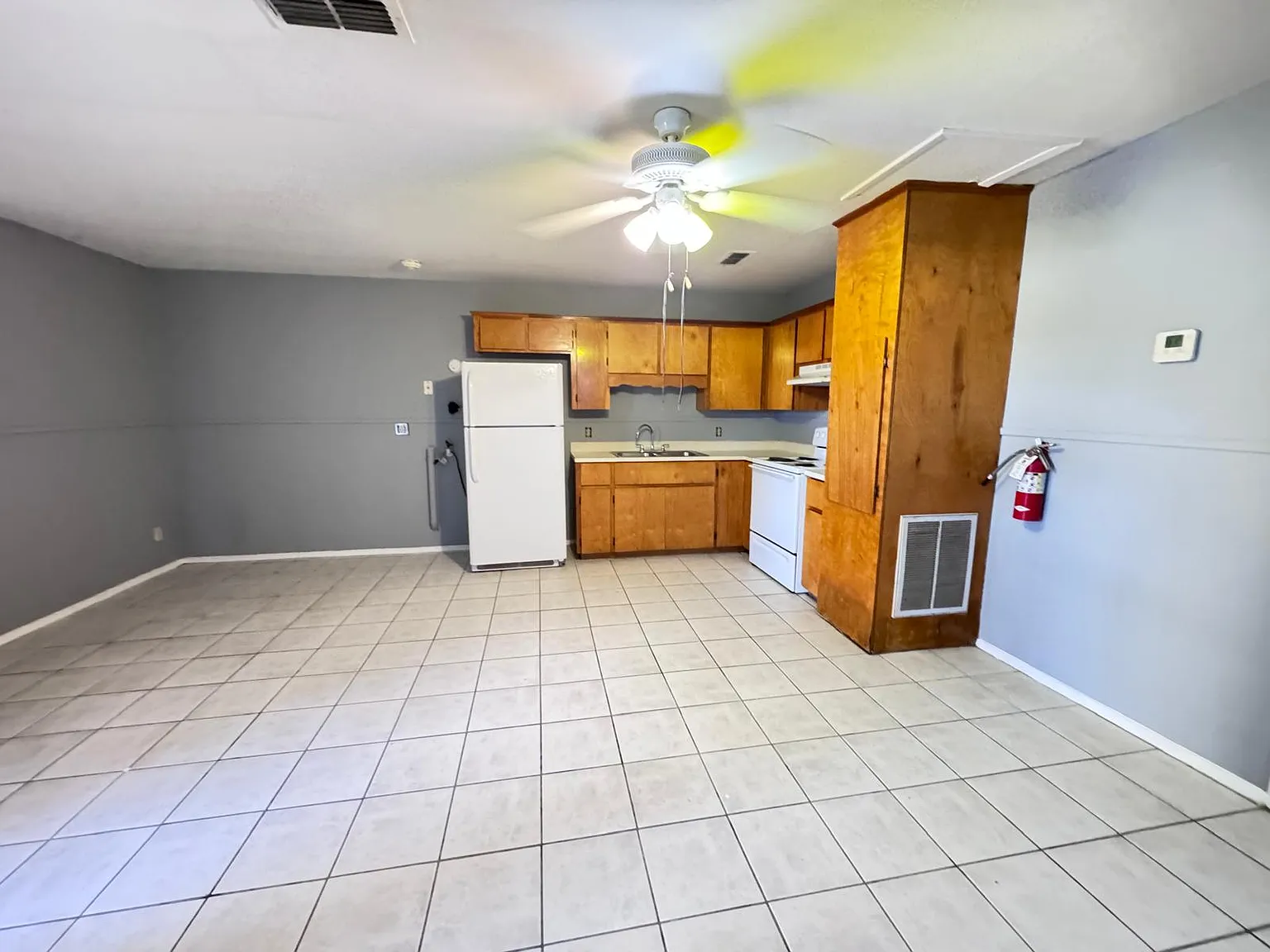 812 Walnut (Rear) - 1 — Photo 4
