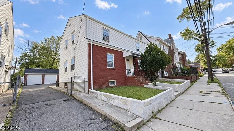98-100 Mount Vernon Pl #1