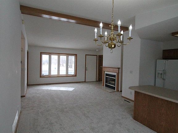 5th image of 1220 N Broadway Ave