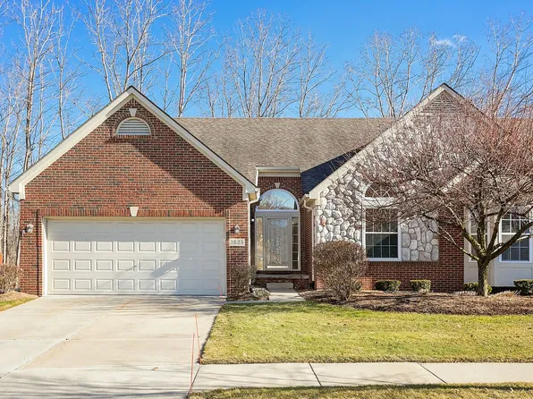 3625 Lexington Dr, Auburn Hills, MI 48326