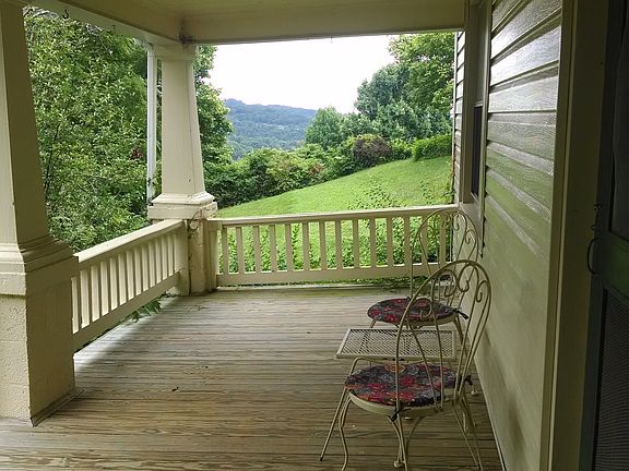 5th image of 7442 Lawrence Ln