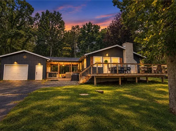 281 N Shore Dr, Albrightsville, PA 18210