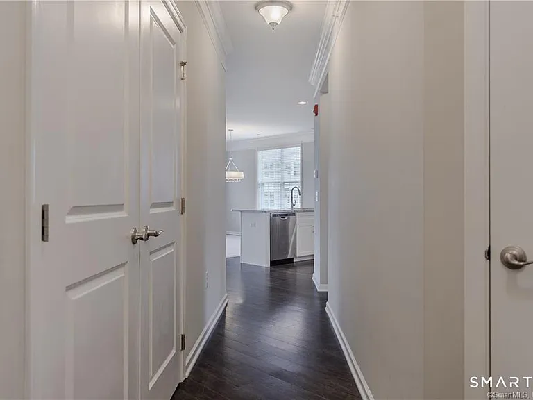 822 Center Meadow Ln #822 — Photo 4
