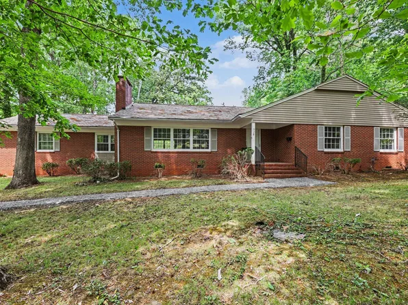 518 W Elk St, Siler City, NC 27344