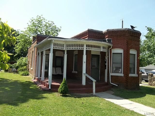 1st image of 411 N Desloge Dr