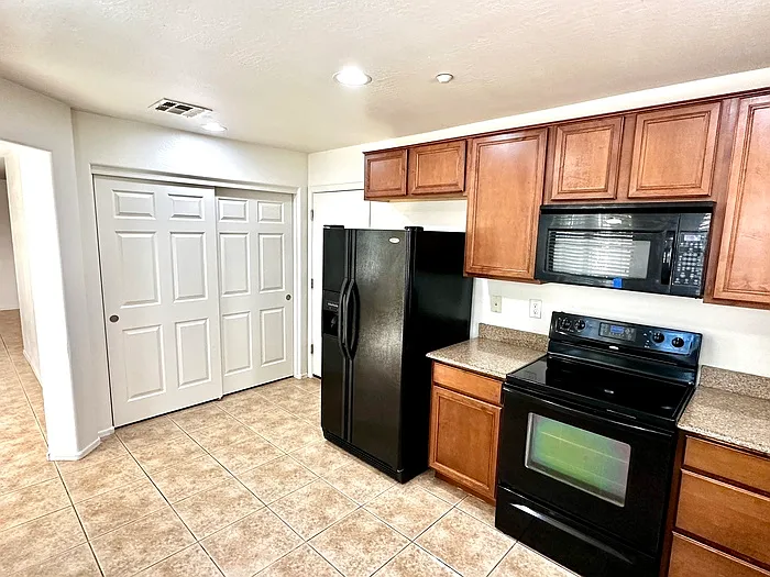3293 E Loma Vista St — Photo 8