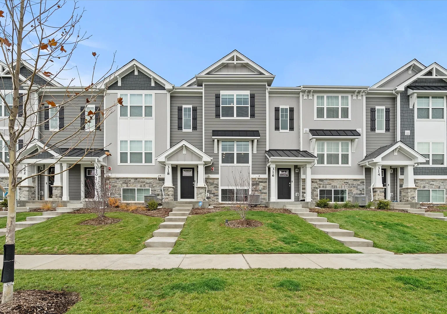 2 bed, 2.5 bath, 1579 sqft, $3,500 — Photo 1