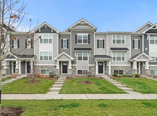 318 Basin Ct, Saint Charles, IL 60174