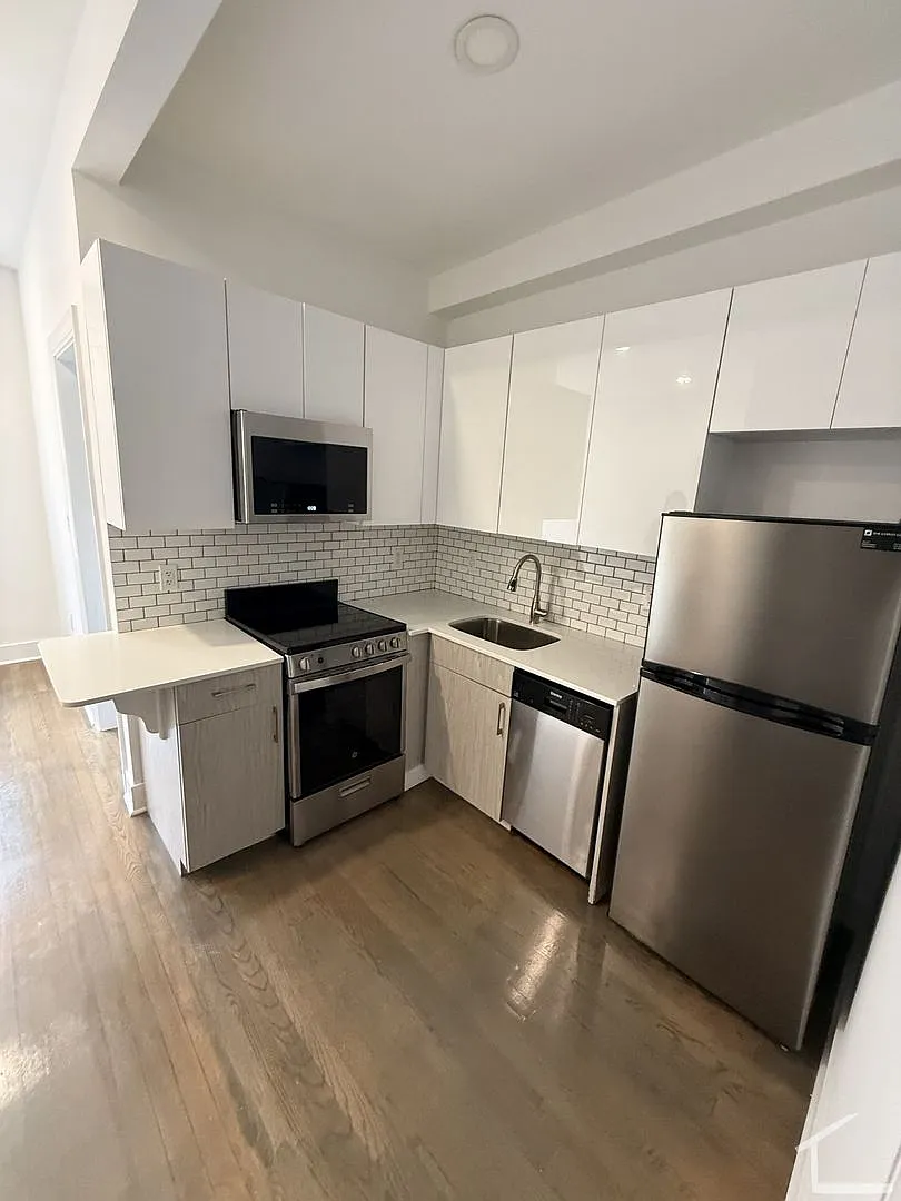 Check out this 1 bed 1 bath in Fenway — Photo 1