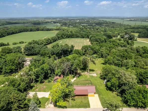 2137 W Creedy Rd, Beloit, WI 53511