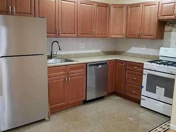2nd image of 8109 135th St