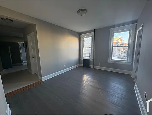 65 Caroline Ave #2L — Photo 11