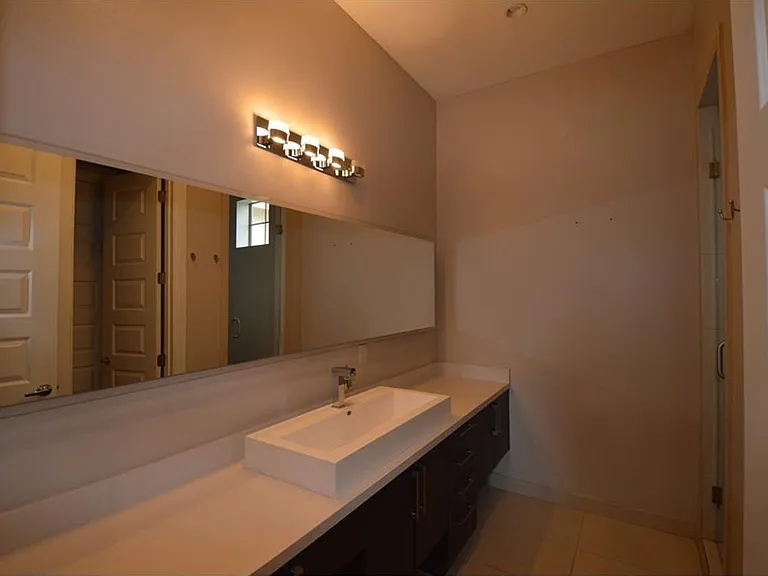 3600 Denia Ct — Photo 32