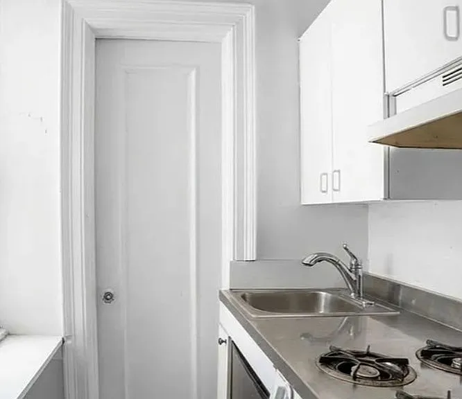 136 E 36th St #5E — Photo 5