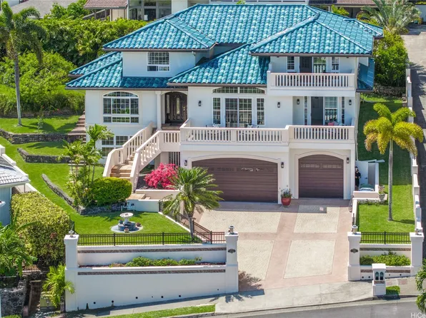 1295 Aulepe St, Kailua, HI 96734
