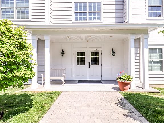 332 Still Water Circle