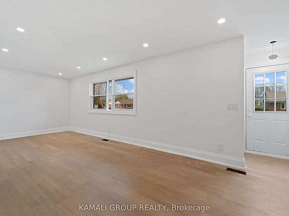 4th image of 76 Admiral Rd