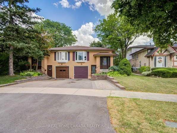 19 Hepworth Dr, Toronto, ON M9R 3W1