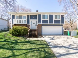 314 Sutherland Ln, Bloomingdale, IL