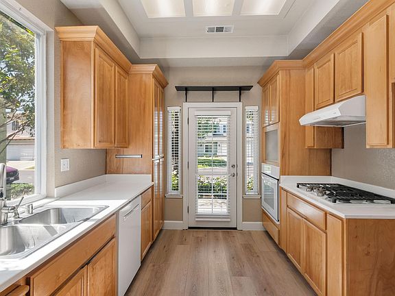 5th image of 1812 Newhampton Ct