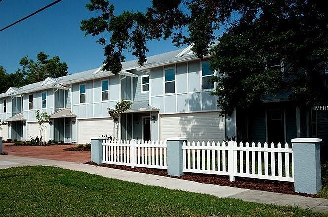 1st image of 105 N Fredrica Ave