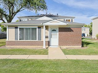 1074 Cove Dr #141-A, Prospect Heights, IL 60070