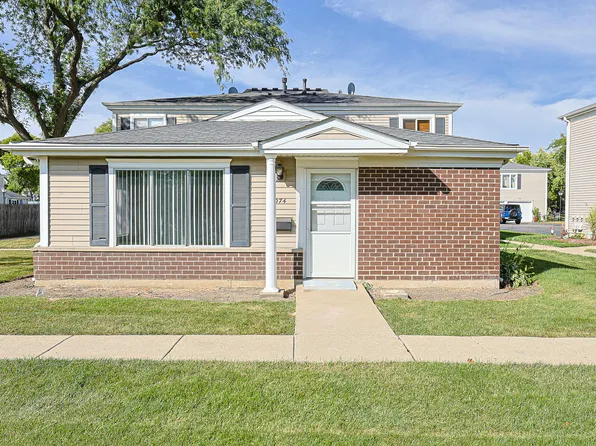 1074 Cove Dr #141-A, Prospect Heights, IL 60070