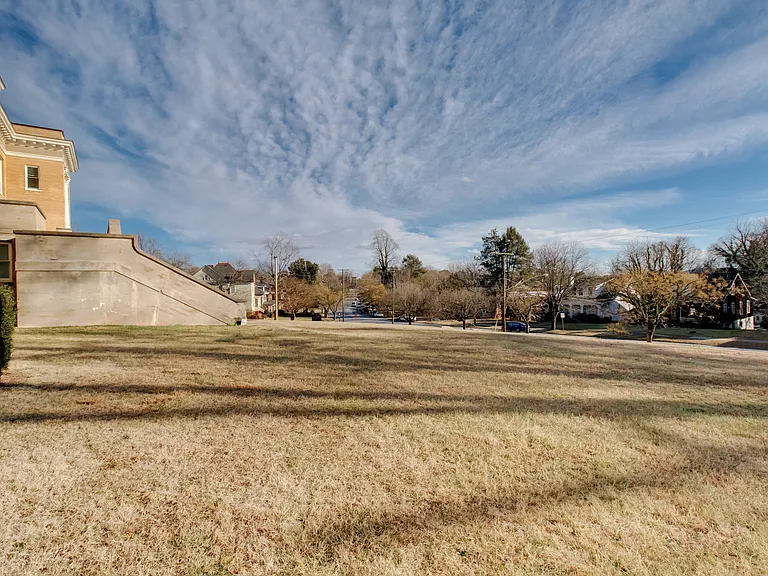 Garland Rodes Apartments — Photo 9