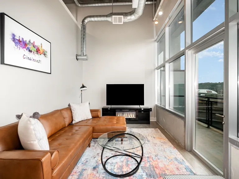 353 W 4th St #306 — Photo 6