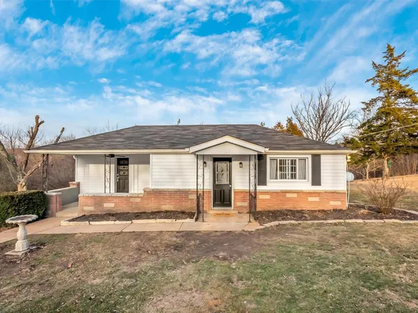 3440 Lynch Rd, Pacific, MO 63069