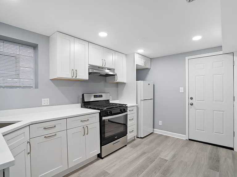 5329 N Central Ave #1 — Photo 2
