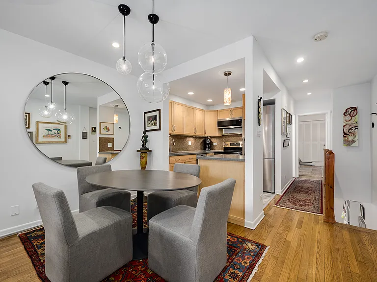 235 W Eugenie St #M2-G8 — Photo 4