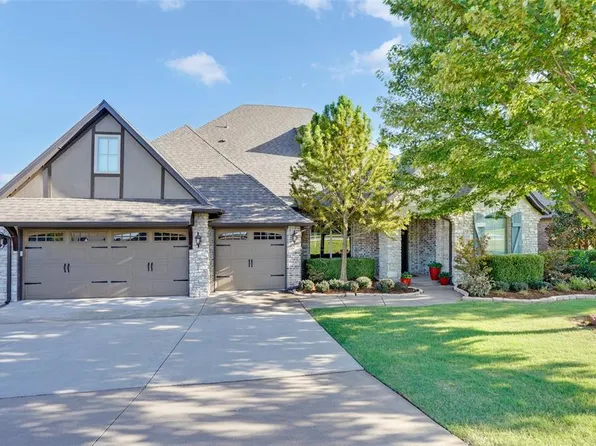 800 Tacoma Bridge Ct, Edmond, OK 73034