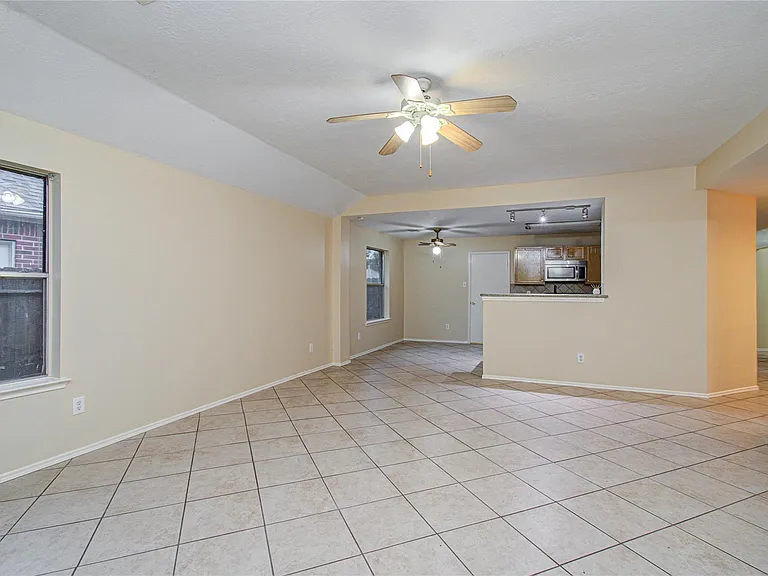 16835 Carbridge Dr — Photo 24