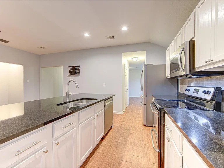 503 W Linney St — Photo 20