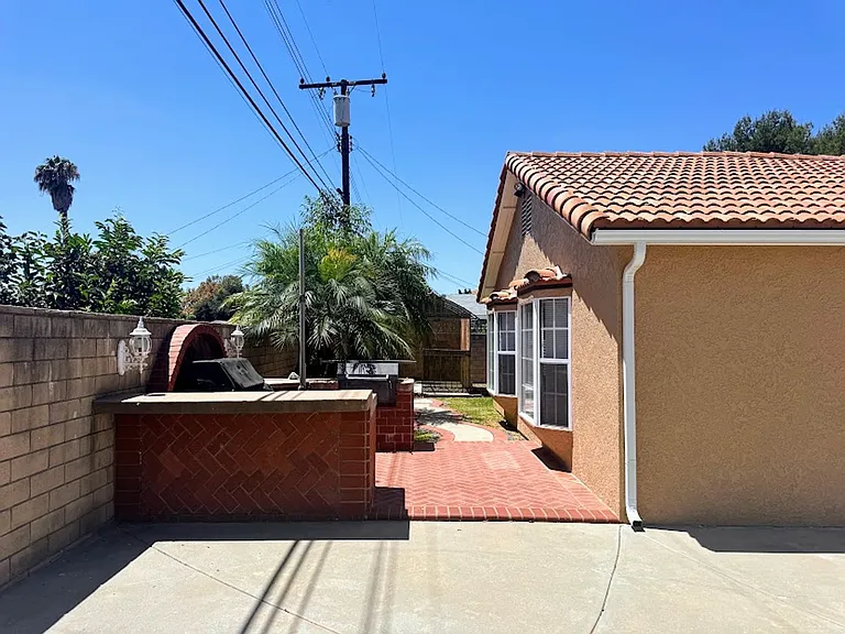 128 N Dommer Ave — Photo 21