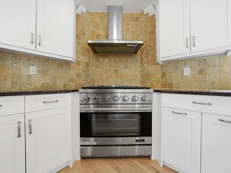 232 Riveredge Rd — Photo 8