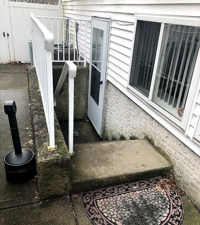1st image of 146 Bayview Ln