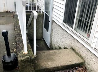 146 Bayview Ln, Staten Island, NY