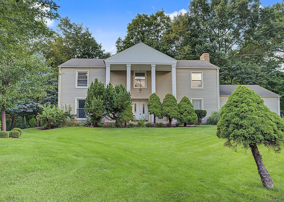 1st image of 6 Dogwood Rd