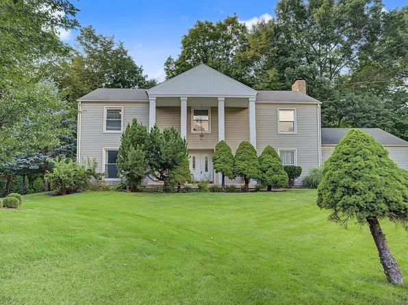 6 Dogwood Rd, Rolling Meadows, IL 60008