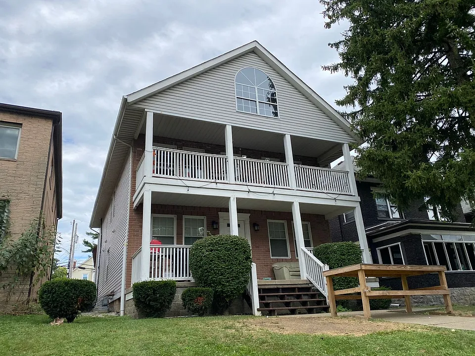 E 18th Ave 322-324 CR