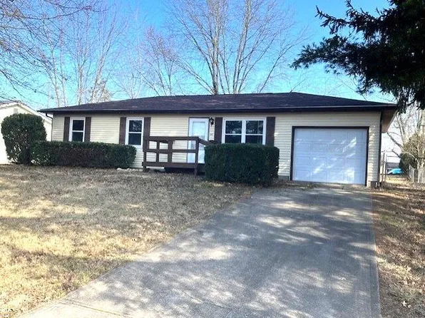 104 Kelly Ct, Hebron, OH 43025