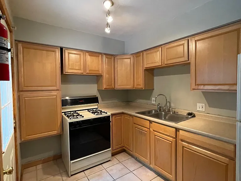 903 Wheaton Ave #4 — Photo 3