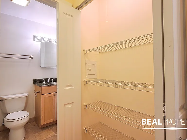 625 W Wrightwood — Photo 10